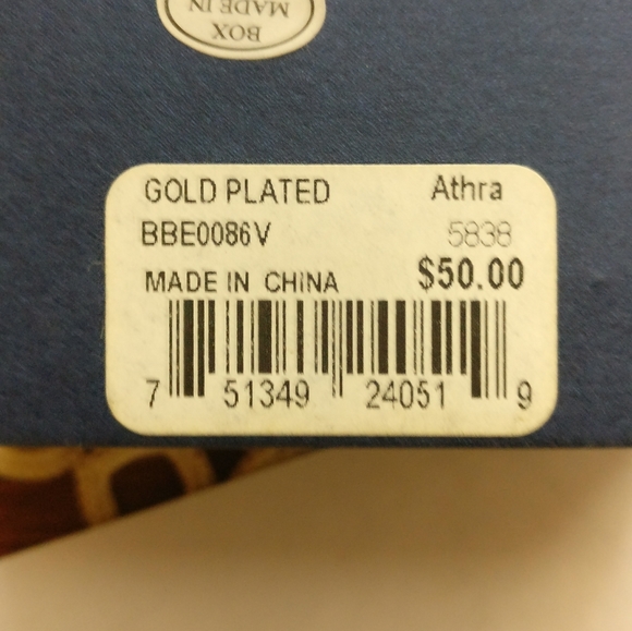 24K Gold Pleated Hoop Earrings - Picture 2 of 3